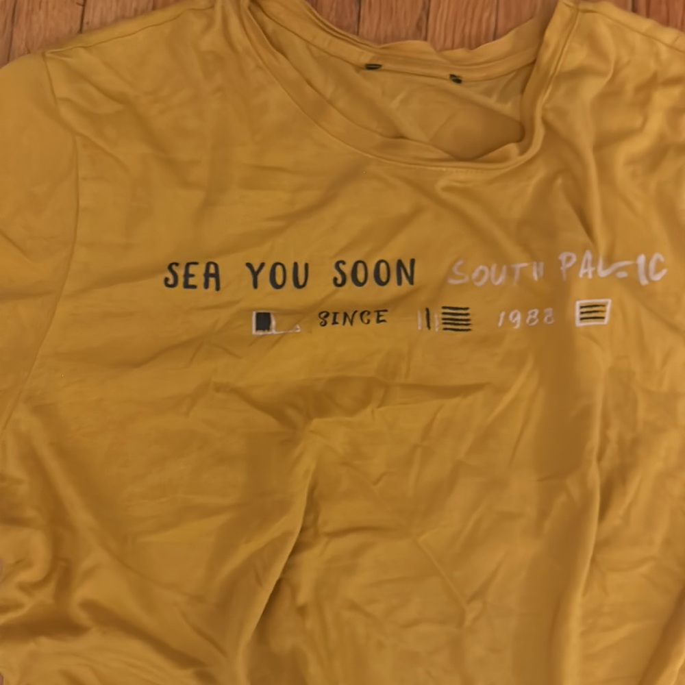 Like new gold tee